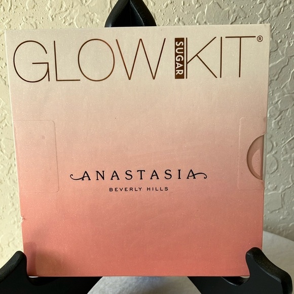 Anastasia Beverly Hills Glow is SUGAR Kit- Luminous Highlighter- New - Picture 1 of 16